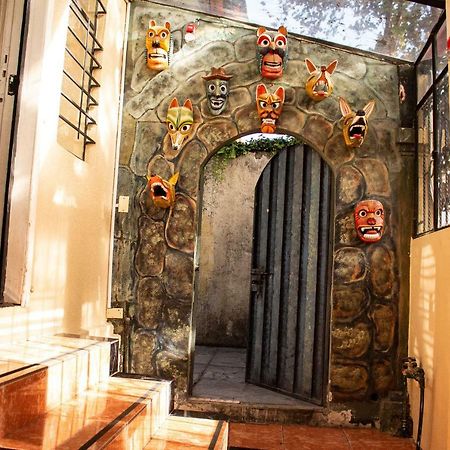 Hostal Loro Verde Quito Exterior photo